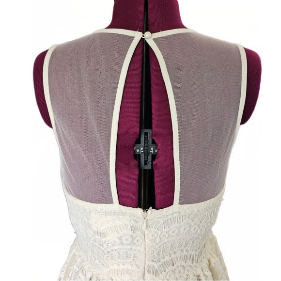 En Creme From Nordstrom Cream Lace Sheer Midi Dress NWT - Picture 8 of 16